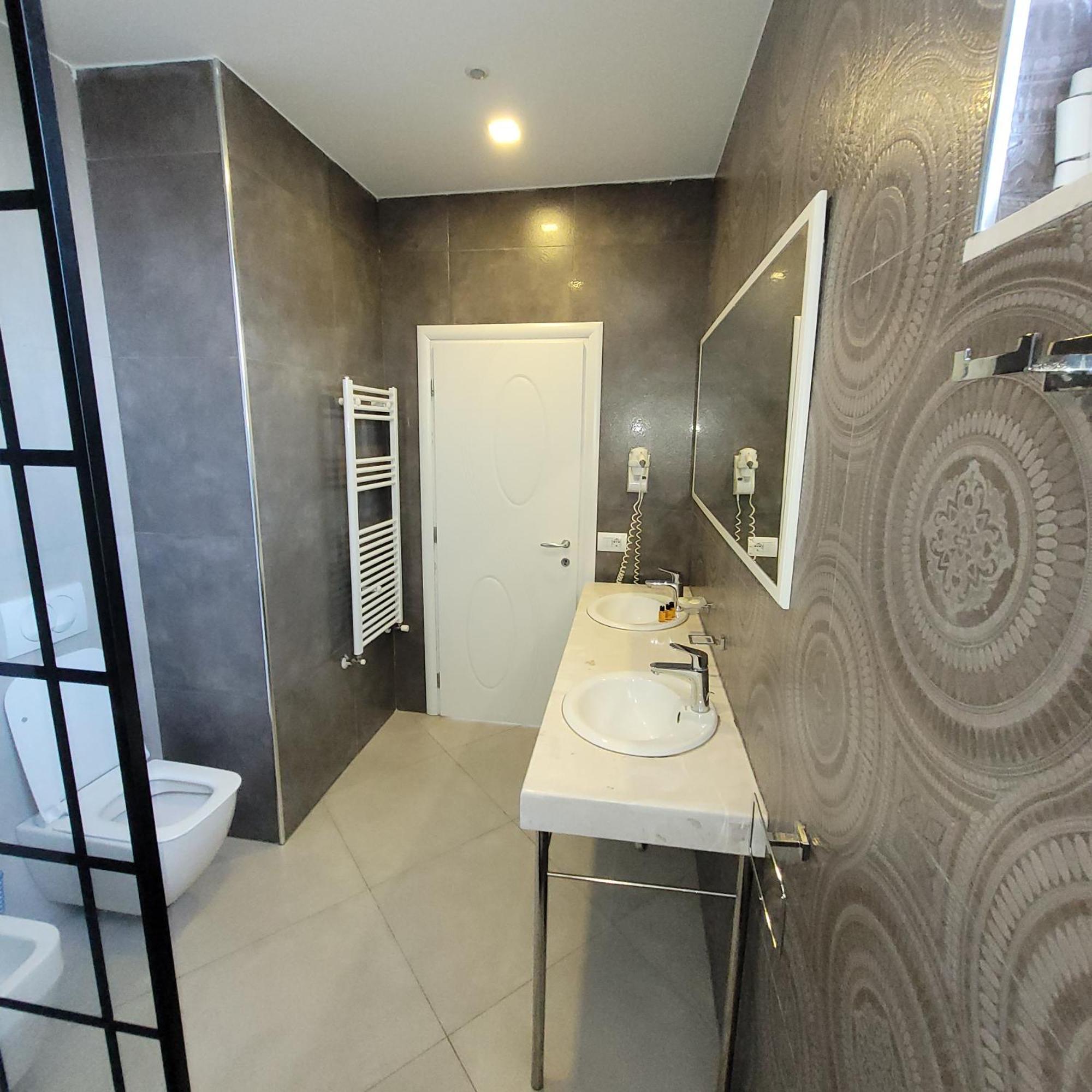 Hotel Erandi Rinas 외부 사진