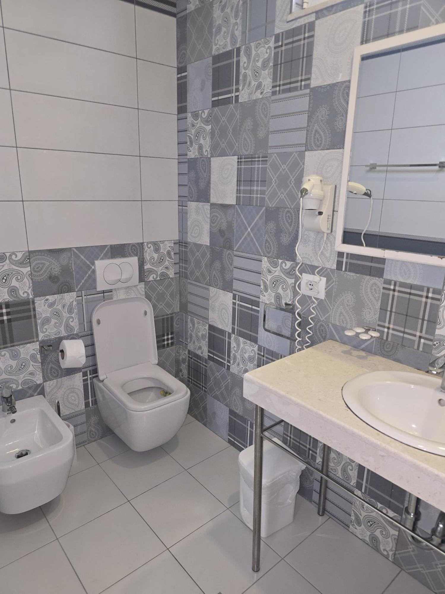Hotel Erandi Rinas 외부 사진