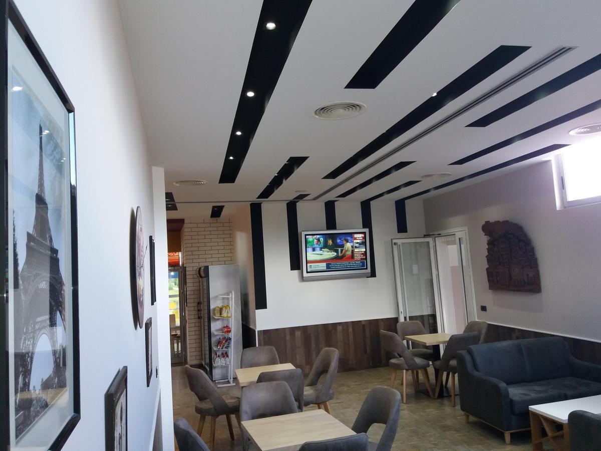Hotel Erandi Rinas 외부 사진